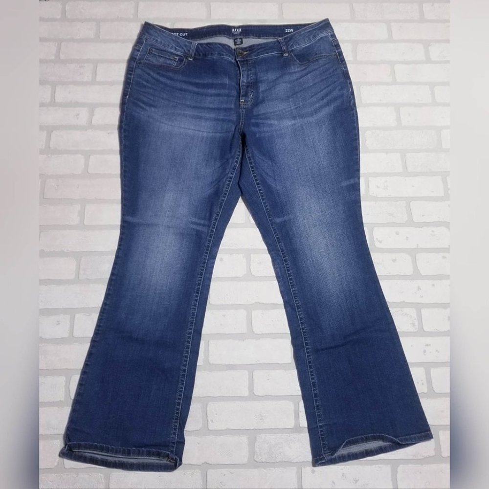A.N.A 22w boot cut jean
